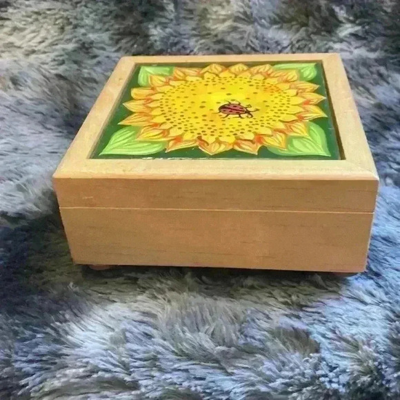 Sunflower trinket box with hand  painted tile top - Picture 3 of 16